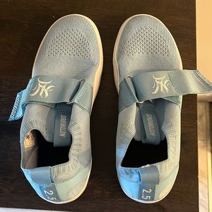 Notorious lifts baby blue